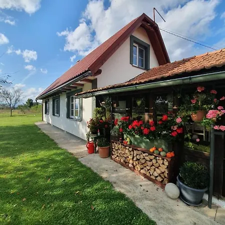 Village House Flowerside Gospić Exterior foto