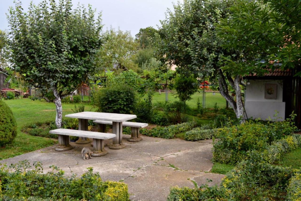 Flowerside Gospic